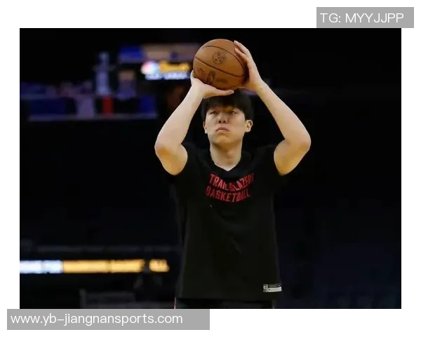 杨瀚森在篮下对抗能力不足前场篮板和挡拆时易遭犯规困扰